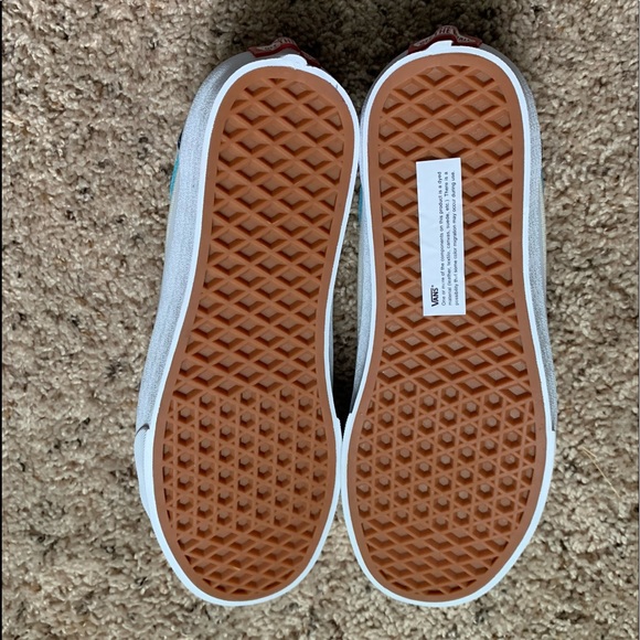 Vans - Picture 2 of 3